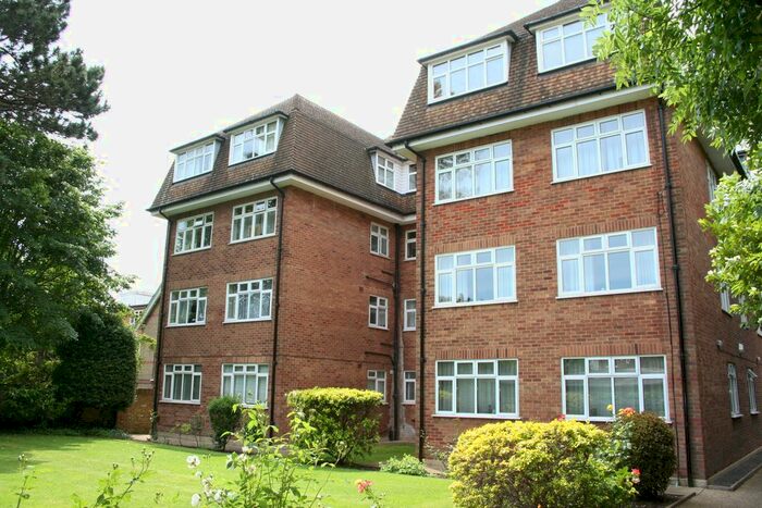 2 Bedroom Flat To Rent In The Downs, Wimbledon, London, SW20