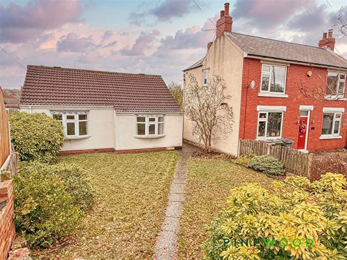 2 Bedroom Detached Bungalow To Rent In Barlborough Road, Clowne, S43