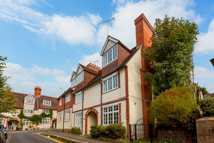 3 Bedroom Terraced House To Rent In Lime Tree Walk, Sevenoaks, TN13