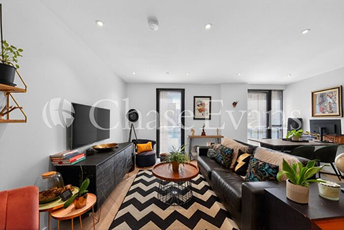2 Bedroom Flat For Sale In Luxe Tower, Dock Street, Aldgate, London, E1