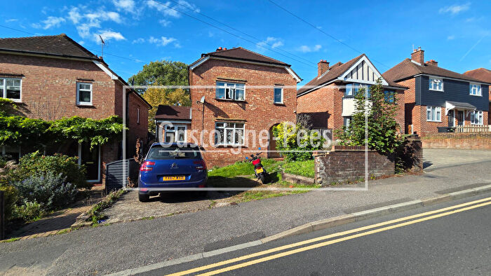 3 Bedroom House To Rent In Manor Road, Guildford, GU2