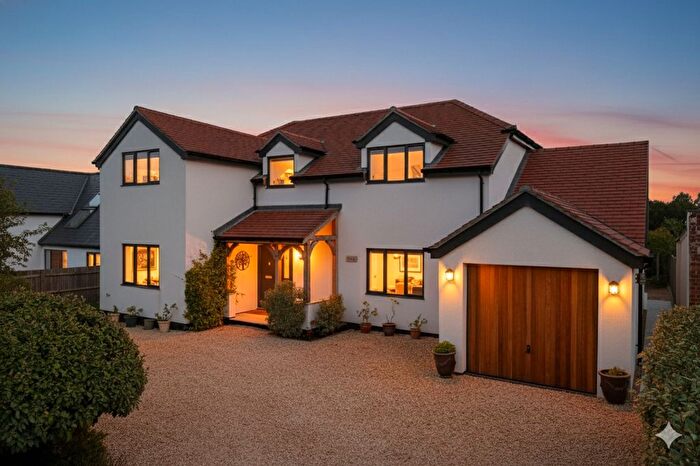 4 Bedroom Detached House For Sale In Knights Lane, Ball Hill, RG20