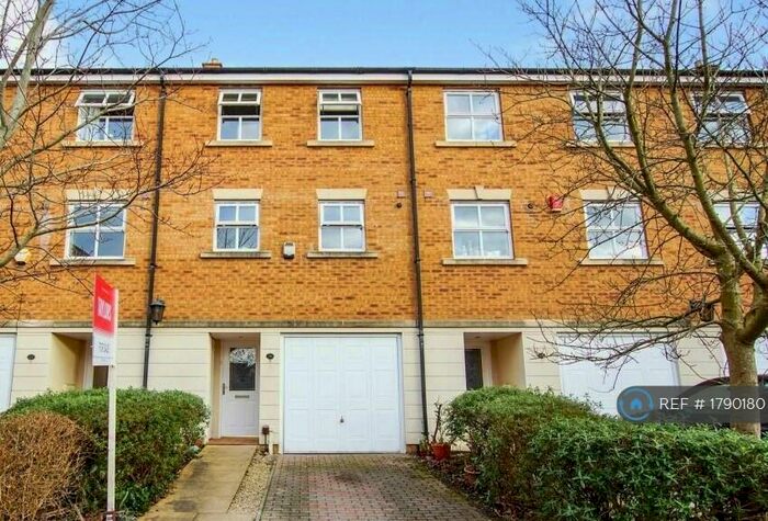 6 Bedroom Terraced House To Rent In Parnell Road, Stapleton, Bristol, BS16