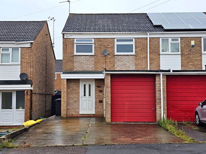 3 Bedroom Semi-Detached House To Rent In Fieldcourt Gardens, Quedgeley, Gloucester, GL2