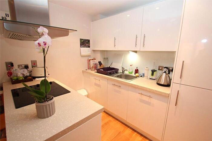 1 Bedroom Flat For Sale In Church Street East, Woking, Surrey, GU21