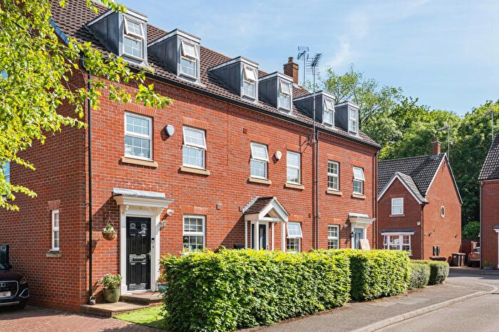 3 Bedroom Terraced House For Sale In Elderfield, Welwyn Garden City, Hertfordshire, AL7