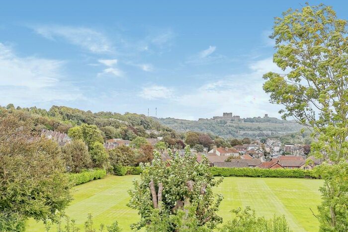 Maisonette For Sale In Church Road, Dover, Kent, CT17