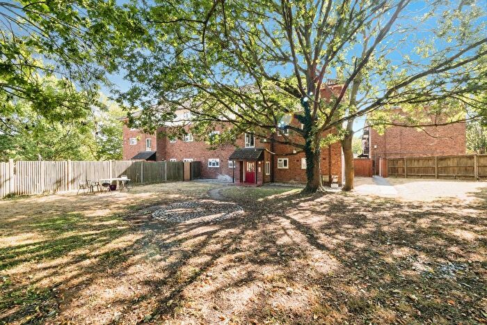 1 Bedroom Flat For Sale In Corran Way, South Ockendon, Essex, RM15