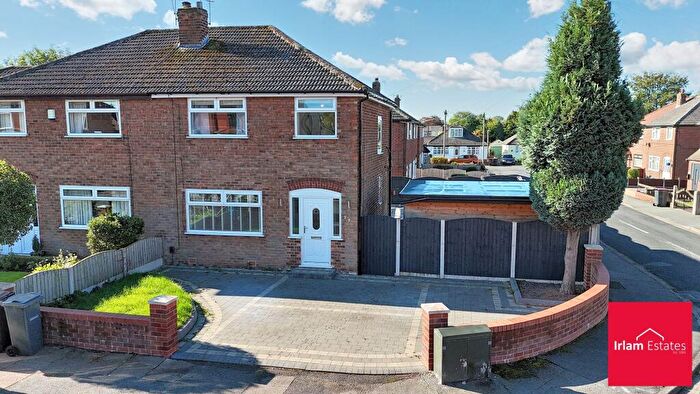 3 Bedroom Semi-Detached House For Sale In Roscoe Road, Irlam, M44