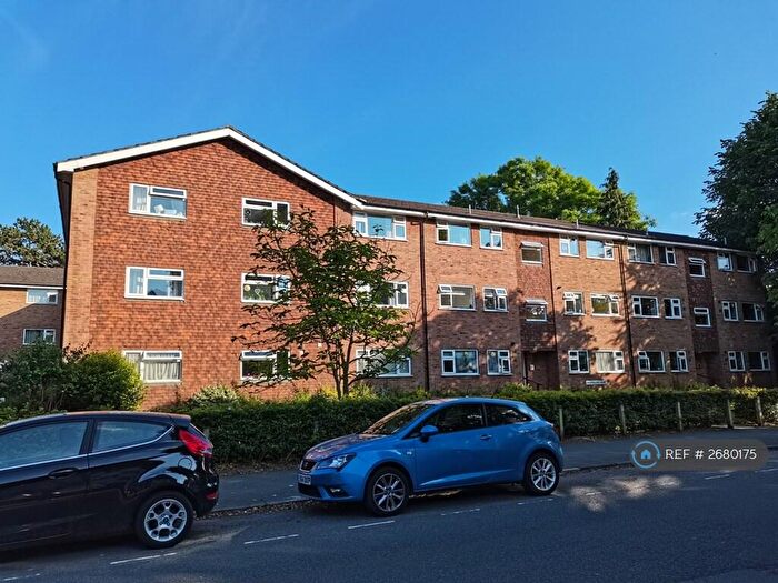 2 Bedroom Flat To Rent In Lovelace Gardens, Surbiton, KT6