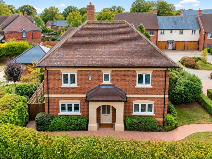 4 Bedroom Detached House For Sale In Betony Rise, Warfield, Bracknell, Berkshire, RG42