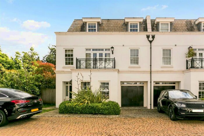 5 Bedroom Semi-Detached House To Rent In Sovereign Mews, Ascot, SL5