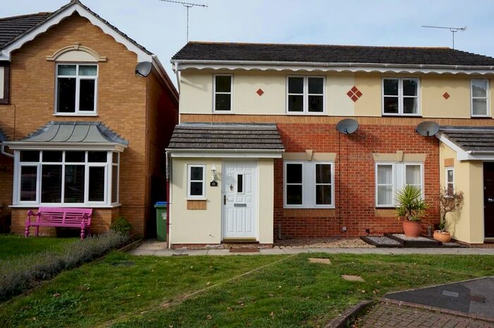 3 Bedroom Semi-Detached House To Rent In Rattigan Gardens, Whiteley, PO15