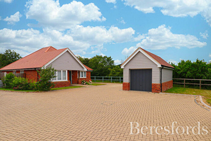 3 Bedroom Bungalow For Sale In Springwood Close, Latchingdon, CM3