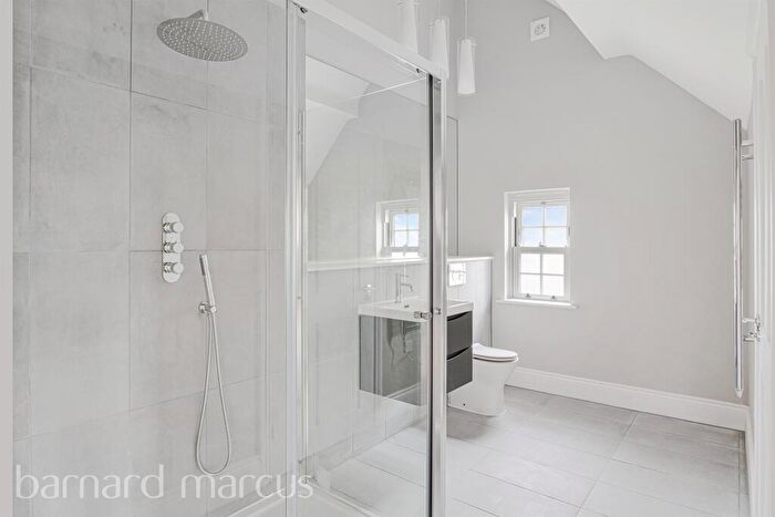 1 Bedroom Apartment For Sale In Horsham Road, Beare Green, Dorking, RH5