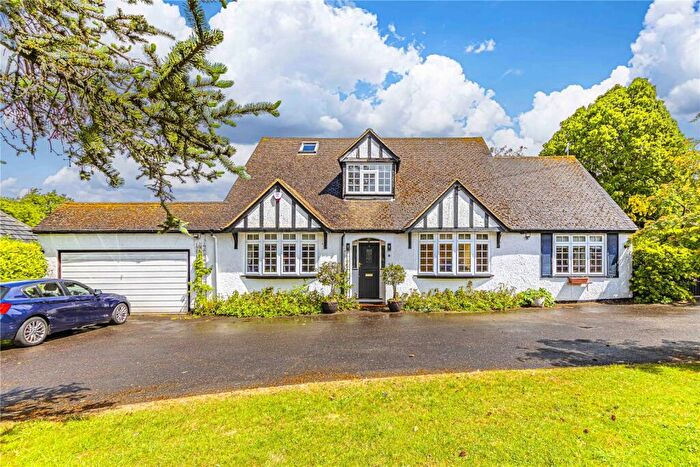 4 Bedroom Detached House For Sale In Highcroft Road, Felden, Hemel Hempstead, Hertfordshire, HP3