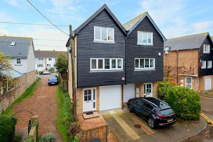 3 Bedroom Semi-Detached House To Rent In Daniels Court, Island Wall, Whitstable CT5