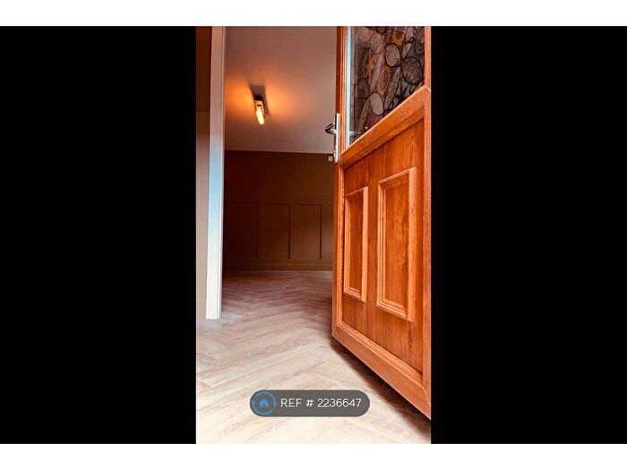 1 Bedroom Flat To Rent In Grove Road Chapel, Wakefield, WF1