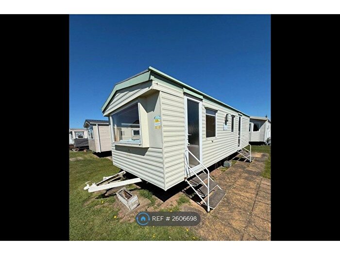 2 Bedroom Park Home To Rent In Great North Road, Welwyn Garden City, AL8