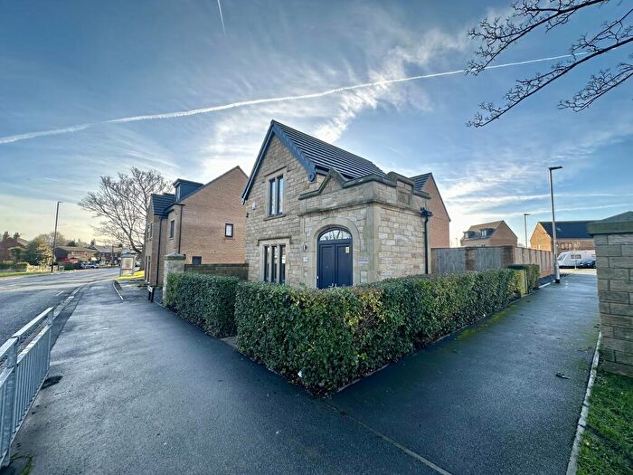 4 Bedroom Detached House To Rent In York Road, Leeds, LS14
