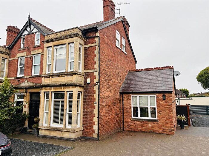 5 Bedroom Semi-Detached House To Rent In Kidderminster Road, Hagley, Stourbridge, DY9