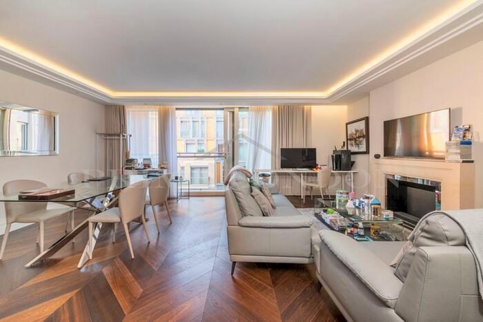 2 Bedroom Flat To Rent In Gladstone House, Strand, London, WC2R