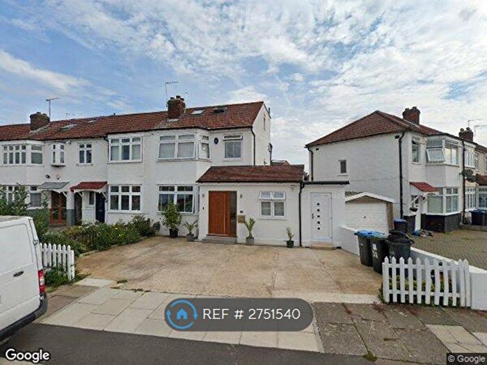 Studio To Rent In Eastbury Avenue, Enfield, EN1