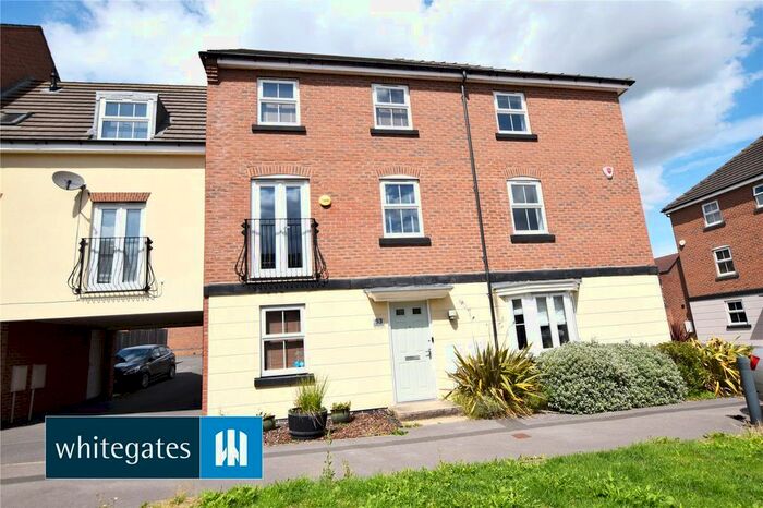 4 Bedroom Town House To Rent In Blenkinsop Way, Leeds, West Yorkshire, LS10