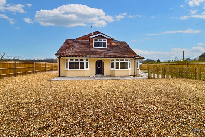 5 Bedroom Property To Rent In Castle Lane, North Baddesley, Southampton, SO52