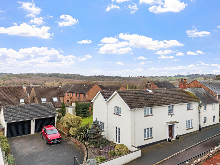 4 Bedroom End Of Terrace House For Sale In Bere Regis, Dorset, BH20
