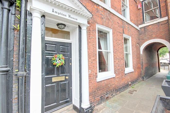 2 Bedroom Flat To Rent In North Bar Without, Beverley, HU17