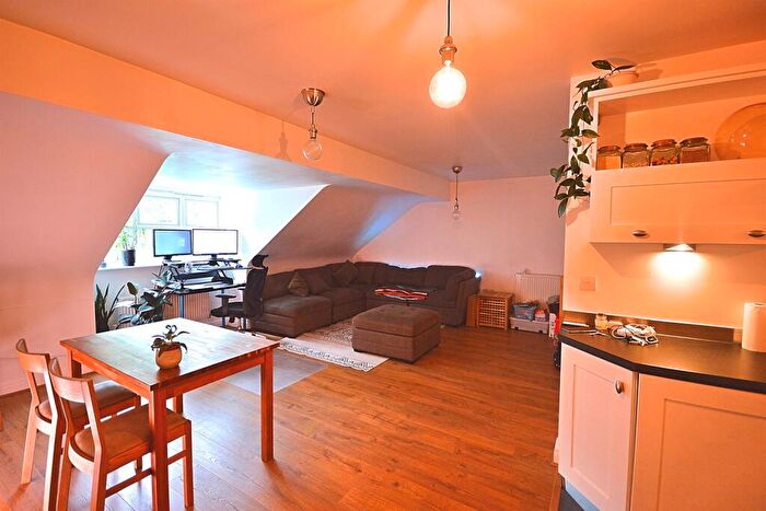 2 Bedroom Apartment To Rent In The Pines, Sale, M33