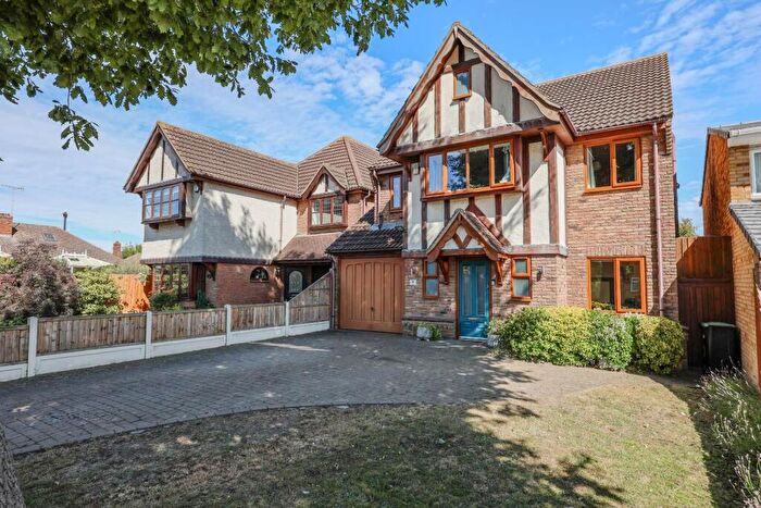 4 Bedroom Detached House For Sale In Thornhill, Leigh-On-Sea, SS9