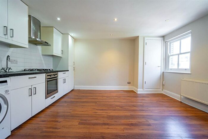 1 Bedroom Flat To Rent In Whitecross Street, Barbican, EC1Y