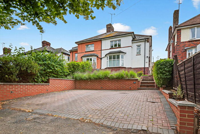 3 Bedroom Semi-Detached House For Sale In Bedford Road, Rushden, NN10