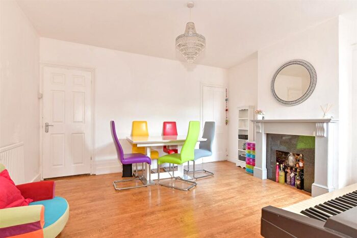 3 Bedroom Semi-Detached House For Sale In Wellwinch Road, Sittingbourne, Kent, ME10
