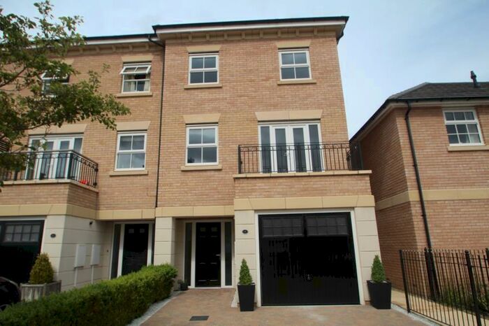 4 Bedroom Town House To Rent In St. Andrews Walk, Newton Kyme, Tadcaster, LS24