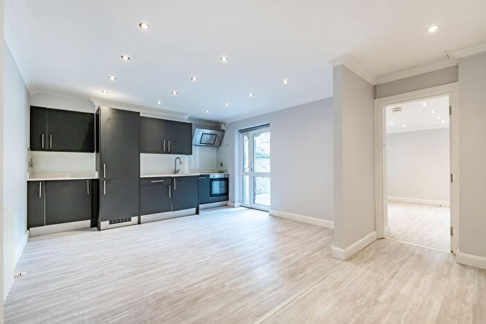 2 Bedroom Flat For Sale In Shirland Road, London, W9