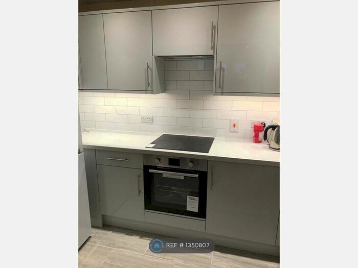 1 Bedroom Flat To Rent In Wendover Road, Staines-Upon-Thames, TW18