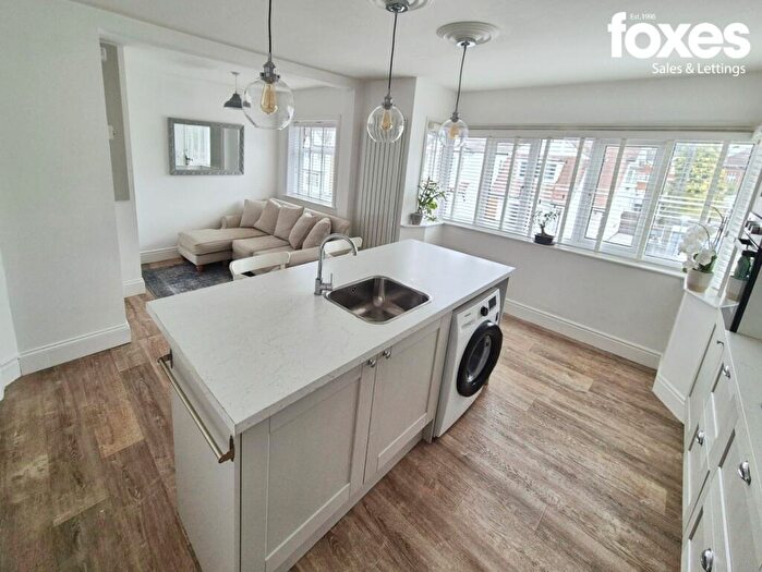 2 Bedroom Flat To Rent In Heathwood Road, Bournemouth, Dorset, BH9