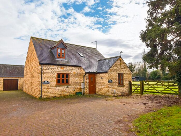 3 Bedroom Detached House For Sale In Bridge Road, Stoke Bruerne, NN12