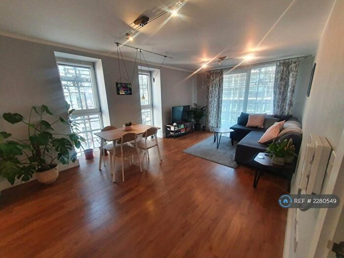 2 Bedroom Flat To Rent In Sledge Tower, London, E8