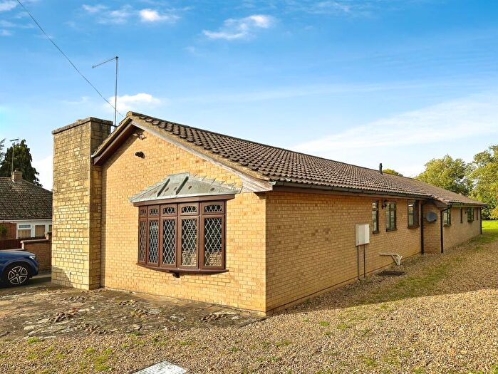 5 Bedroom Detached Bungalow For Sale In Willoughby Road, Bourne, PE10