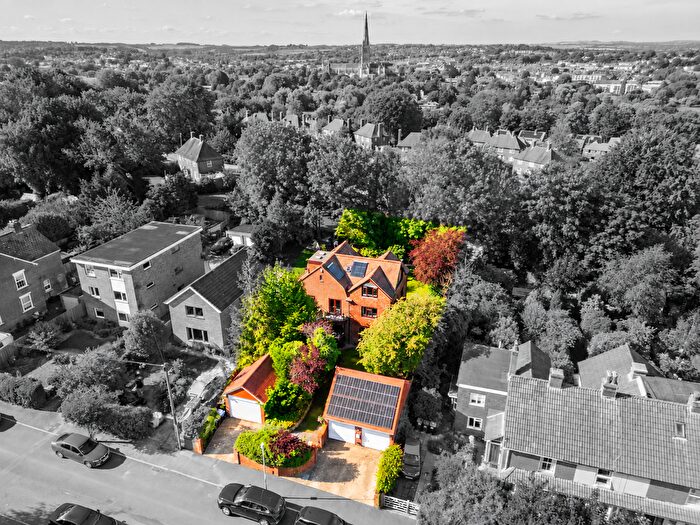 5 Bedroom Detached House For Sale In Bouverie Avenue, Salisbury, SP2