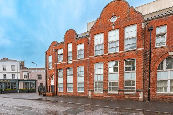 1 Bedroom Flat For Sale In Trinity Square, Margate, Kent, CT9