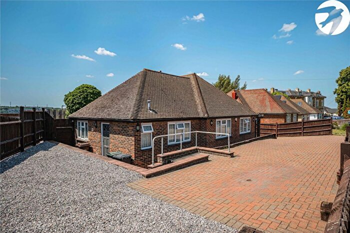 2 Bedroom Bungalow For Sale In Mounts Road, Greenhithe, Kent, DA9