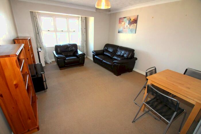 1 Bedroom Flat To Rent In Ravensbury Road, London, SW18