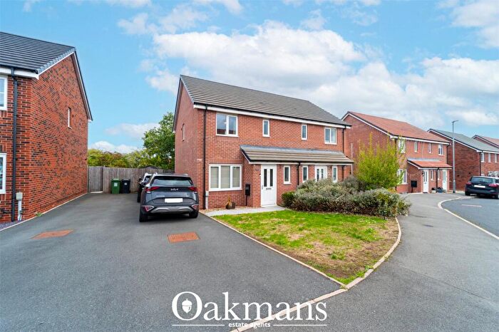 3 Bedroom Semi-Detached House For Sale In Laceby Close, Redditch, Worcestershire, B97