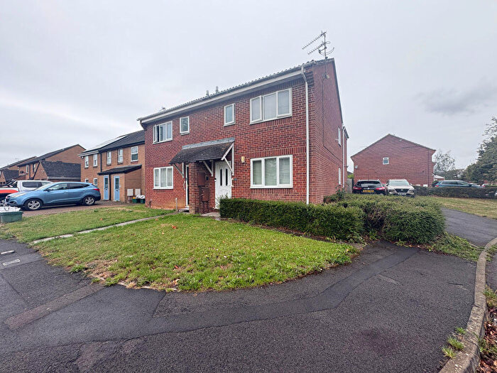 4 Bedroom Semi-Detached House For Sale In Tetbury Close, Little Stoke, Bristol, BS34
