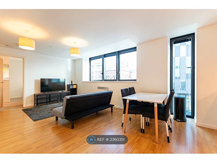 2 Bedroom Flat To Rent In Mann Island, Liverpool, L3